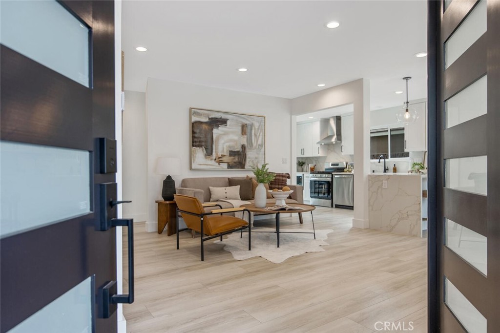 21140 Winterset Drive Saugus, CA 91350 - Photo 4 of 43