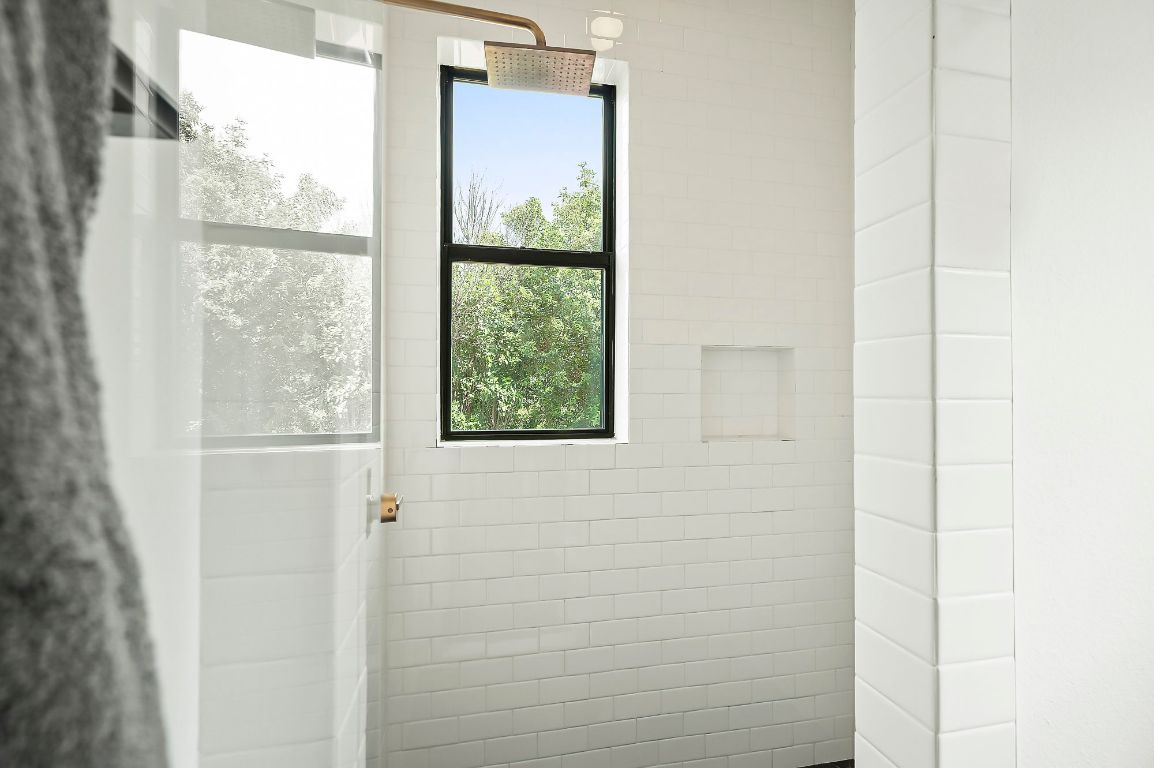 1104 Marcy Street, Unit B Austin, TX 78745 - Photo 26 of 38 a bathroom with a window