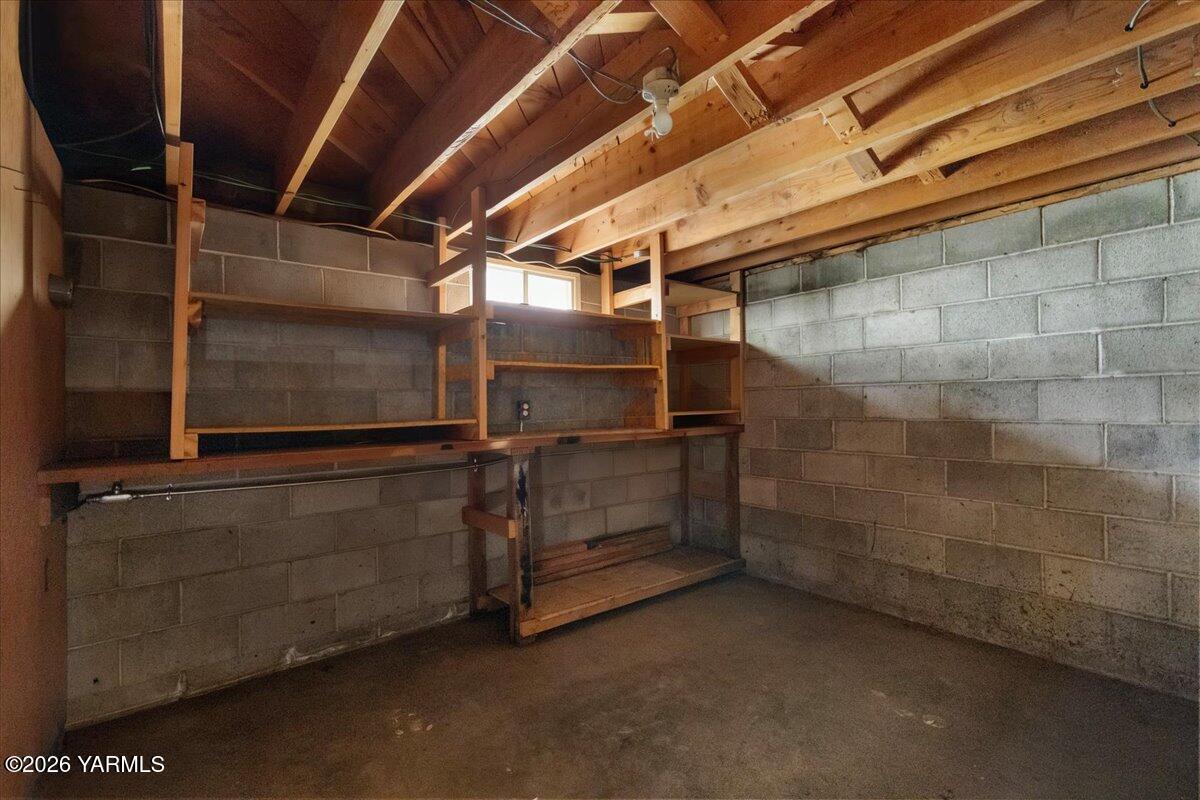 2907 South 3rd Street Union Gap, WA 98903 - Photo 15 of 26 a room with storage and racks