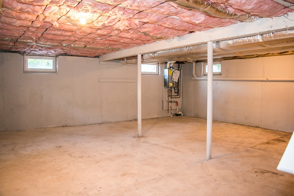 6 Walnut Road Chelmsford, MA 01824 - Photo 23 of 23 a view of an empty room