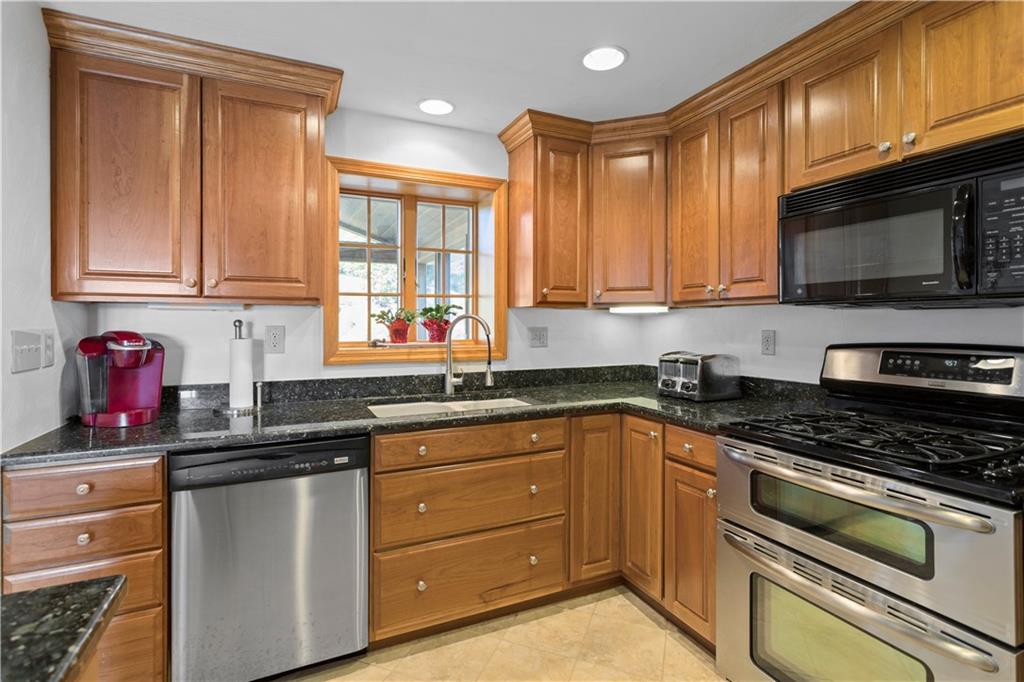 424 Simpson Howell Road Elizabeth, PA 15037 - Photo 8 of 25 Gallery Image 8