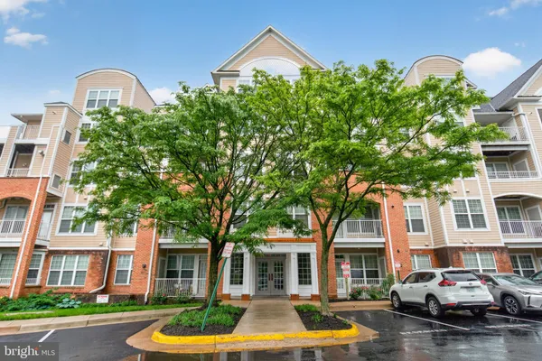 $475,000 | 8181 Carnegie Hall Court, Unit 301, Vienna, VA 22180