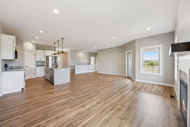 $515,000 | 1276 200th Avenue, New Richmond, WI 54017