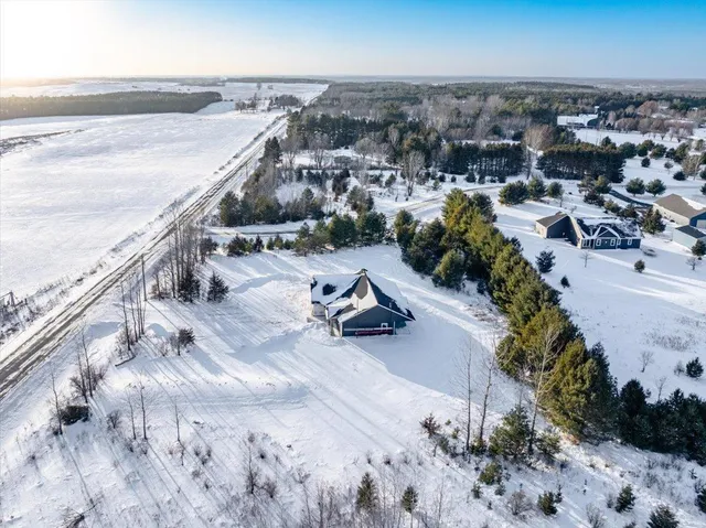 $515,000 | 1276 200th Avenue, New Richmond, WI 54017