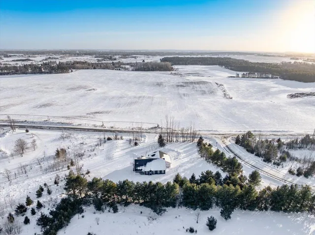 $515,000 | 1276 200th Avenue, New Richmond, WI 54017