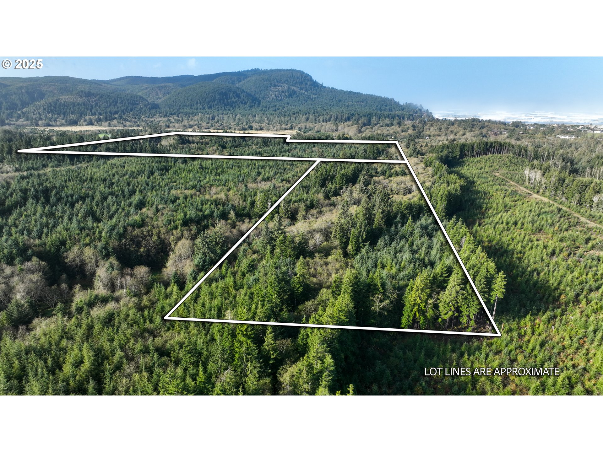 85863 Highway 101 Seaside, OR 97138 - Photo 7 of 23 a view of a city