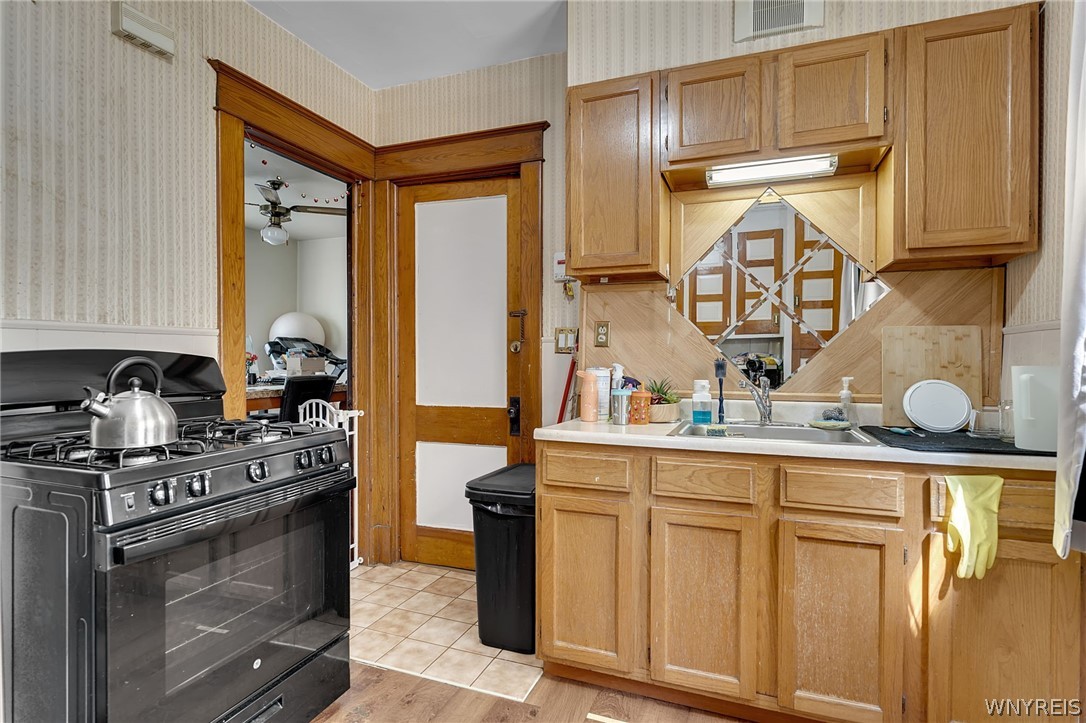 565 Military Road Buffalo, NY 14207 - Photo 6 of 48