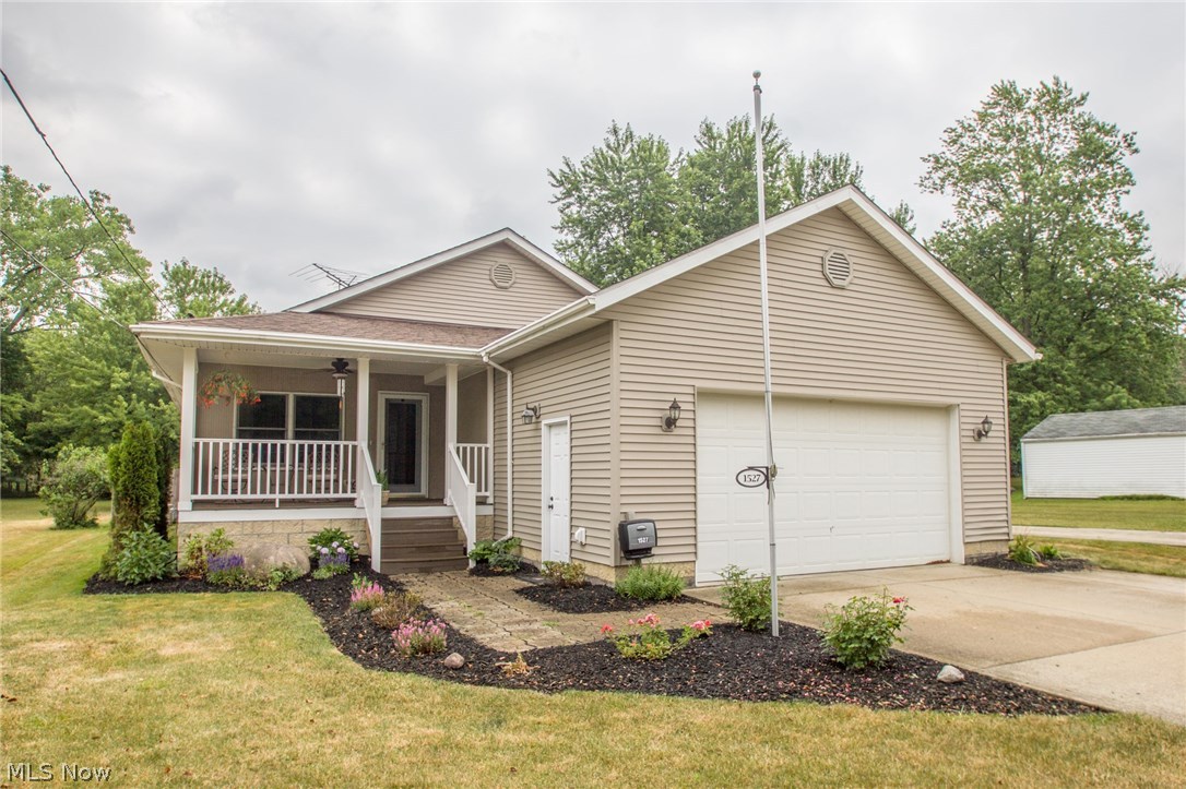 1527 Biltmore Road Cleveland, OH 44124 - Photo 1 of 27 Gallery Image 1