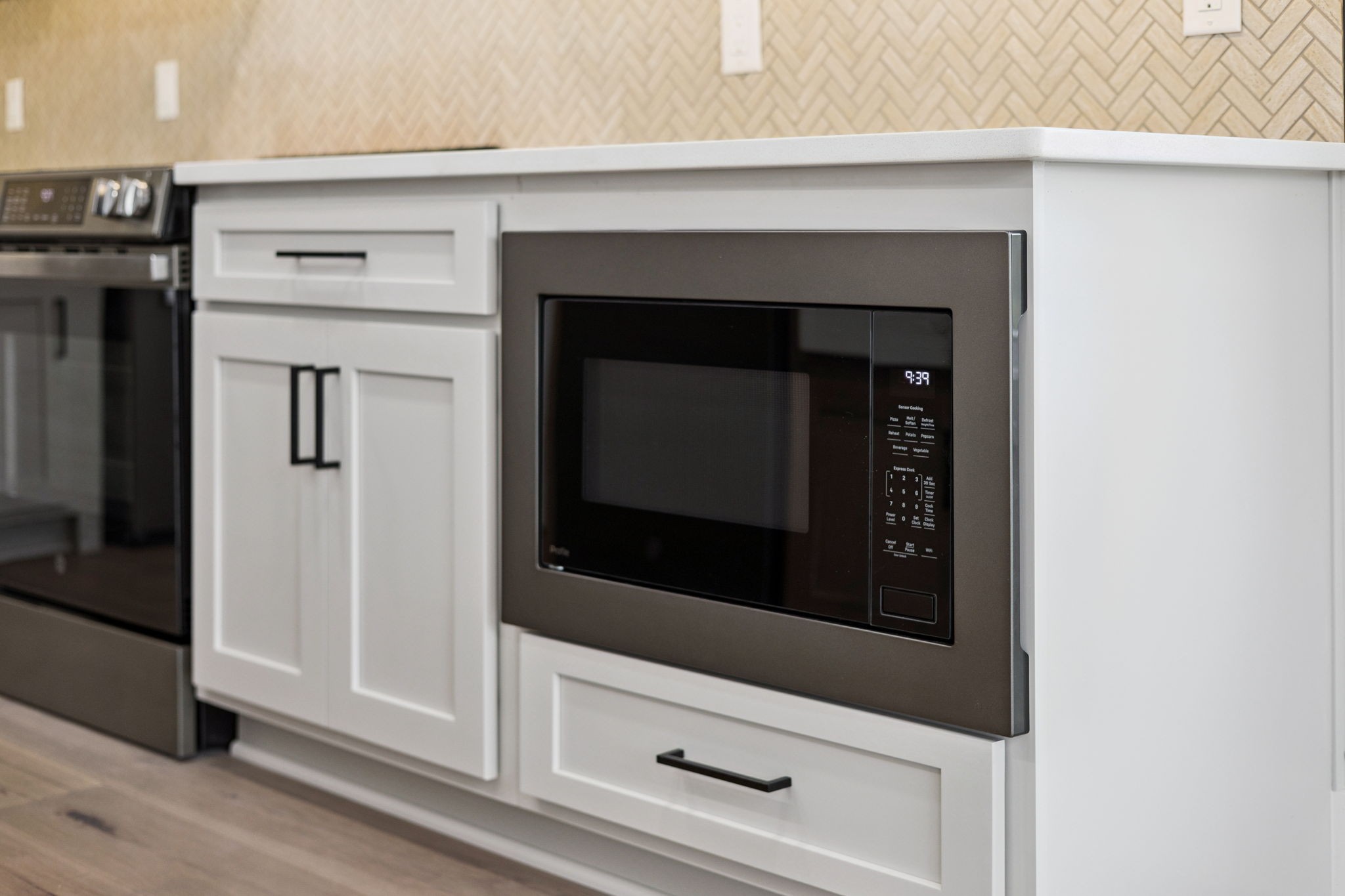 3151 Sulphur Springs Road Clarksville, TN 37043 - Photo 25 of 94 a living room with a fireplace