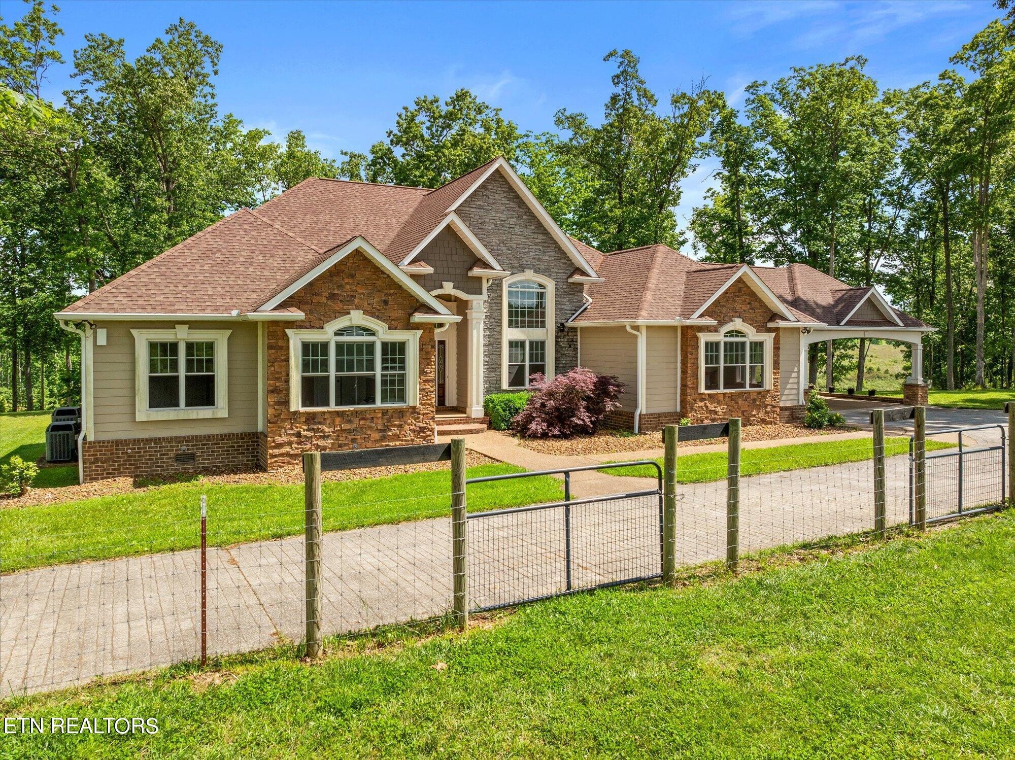 373 West Loomis Road Jamestown, TN 38556 - Photo 4 of 60 Gallery Image 4
