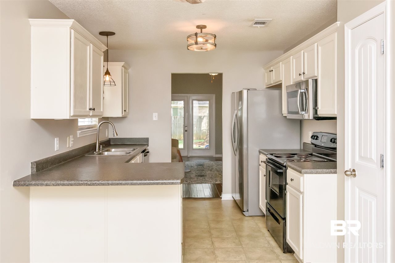 2232 Seasons Court Mobile, AL 36695 - Photo 10 of 34