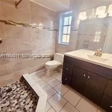 $1,950 | 6565 Santona Street, Unit B5, Coral Gables, FL 33146