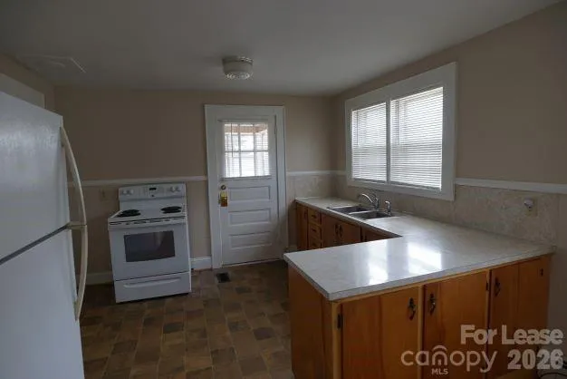 $1,000 | 8704 Old N C Highway 10, Hickory, NC 28602