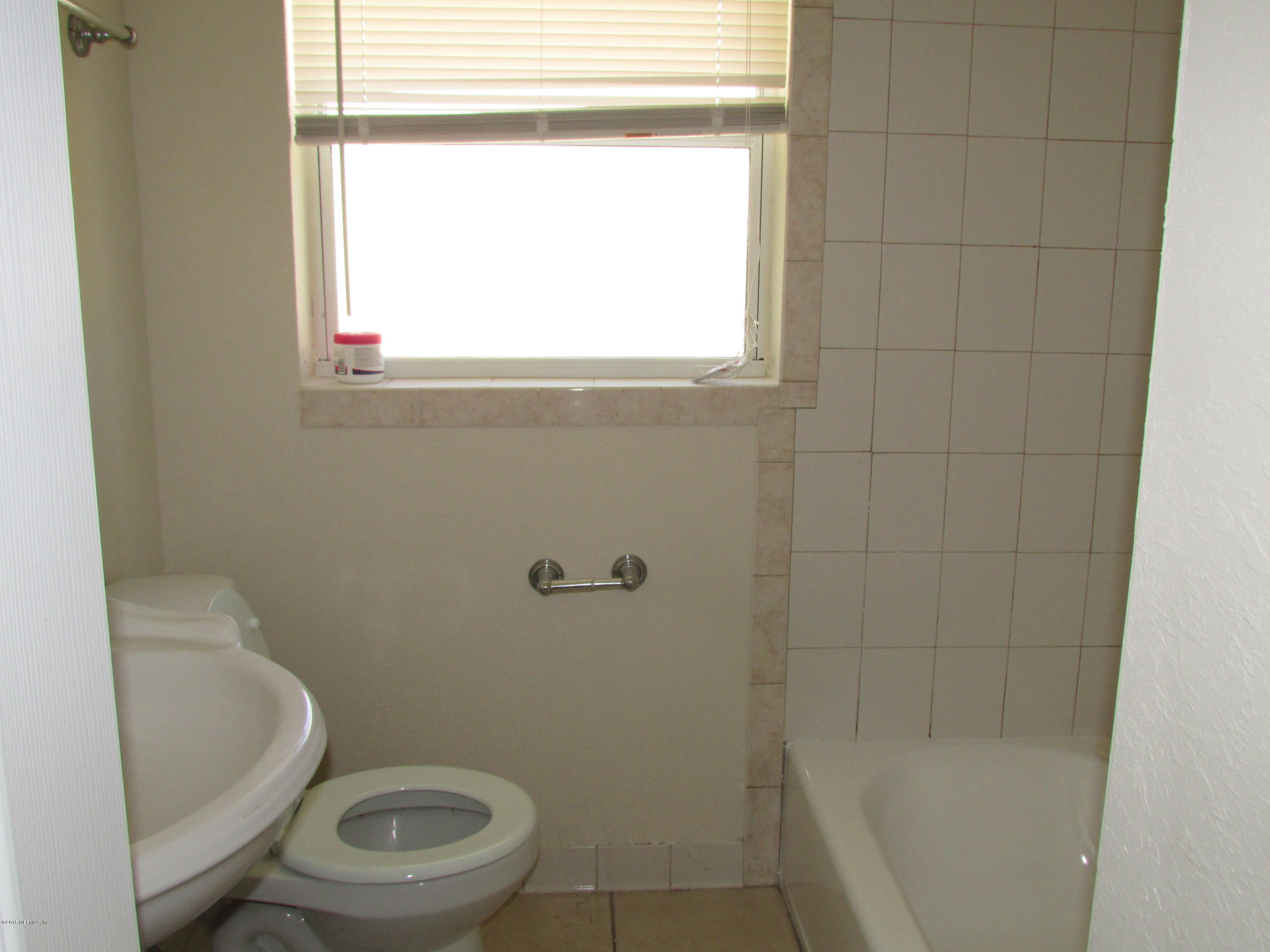 5856 Ransom Street Jacksonville, FL 32211 - Photo 3 of 11 5856 Ransom Bth