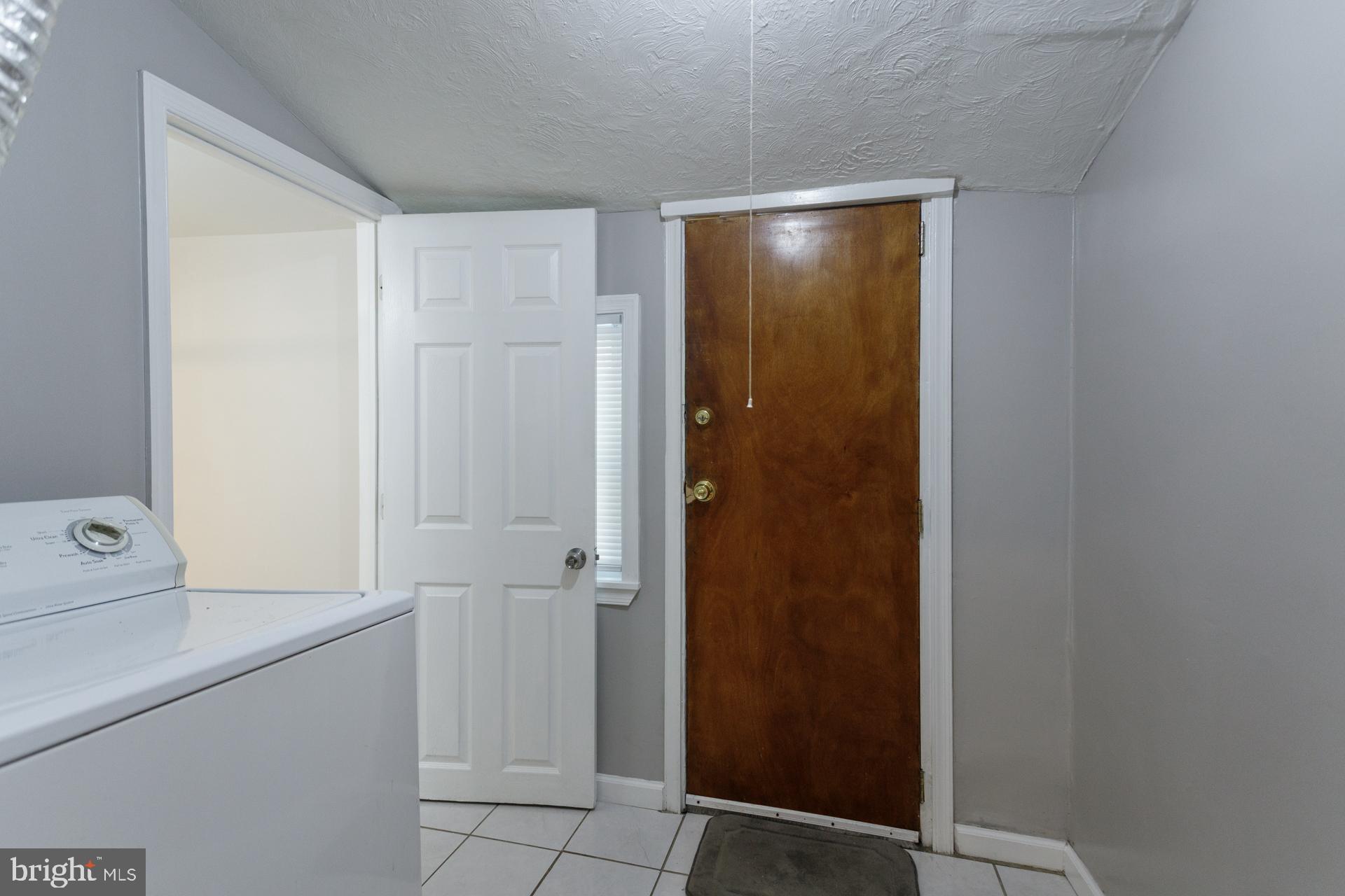 108 Roxborough Avenue Philadelphia, PA 19127 - Photo 9 of 21 a view of an entryway