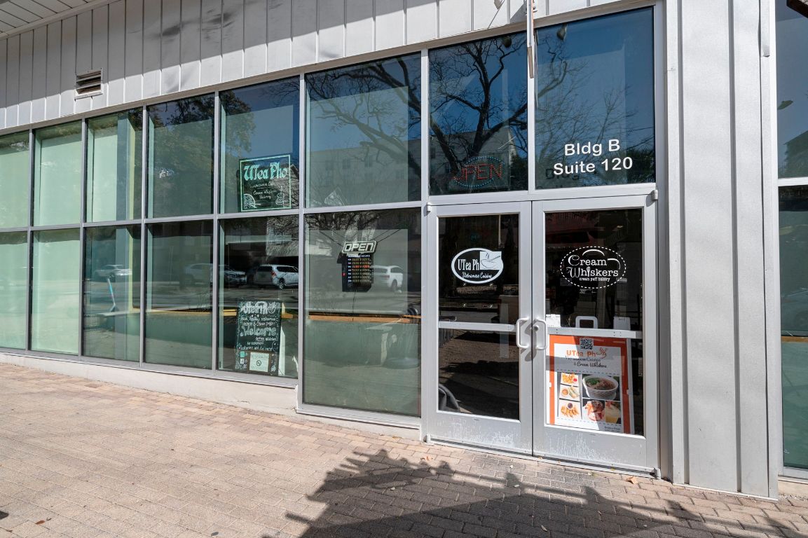 2210 Pearl Street, Unit 301 Austin, TX 78705 - Photo 27 of 35 a view of entrance gate of the house and a window
