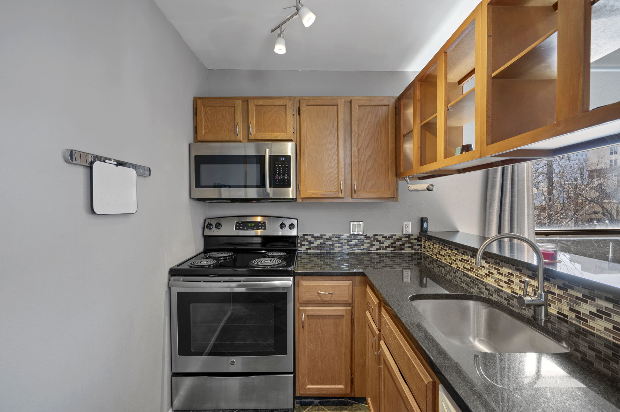 2210 Pearl Street, Unit 301 Austin, TX 78705 - Photo 8 of 35
