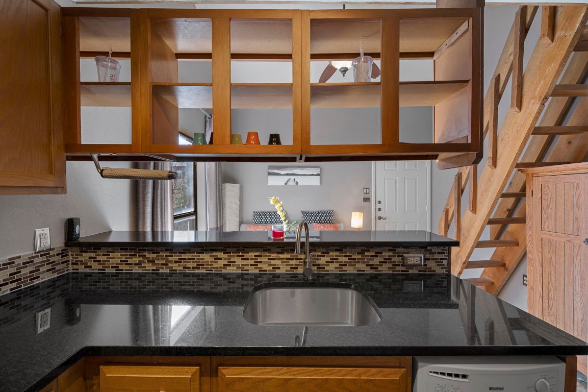 2210 Pearl Street, Unit 301 Austin, TX 78705 - Photo 10 of 35