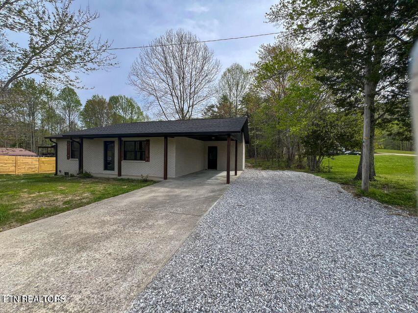 2315 Pine Grove Road Winfield, TN 37892 - Photo 1 of 30 20250421175843338110000000-o