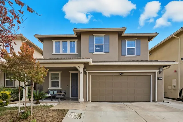 a view of a house with outdoor space