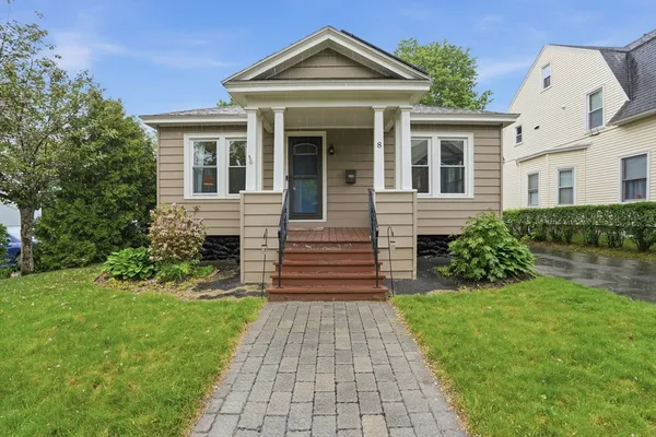 $425,000 | 8 Carver Street, Worcester, MA 01604
