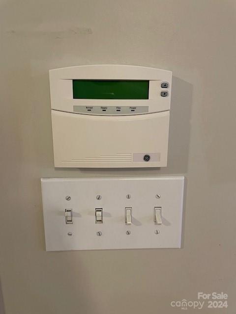 505 2nd St Place Northeast, Unit E4 Conover, NC 28613 - Photo 15 of 17 a close up of a mirror