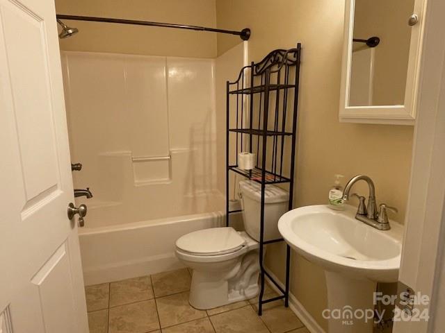 505 2nd St Place Northeast, Unit E4 Conover, NC 28613 - Photo 10 of 17 a bathroom with a sink toilet and shower