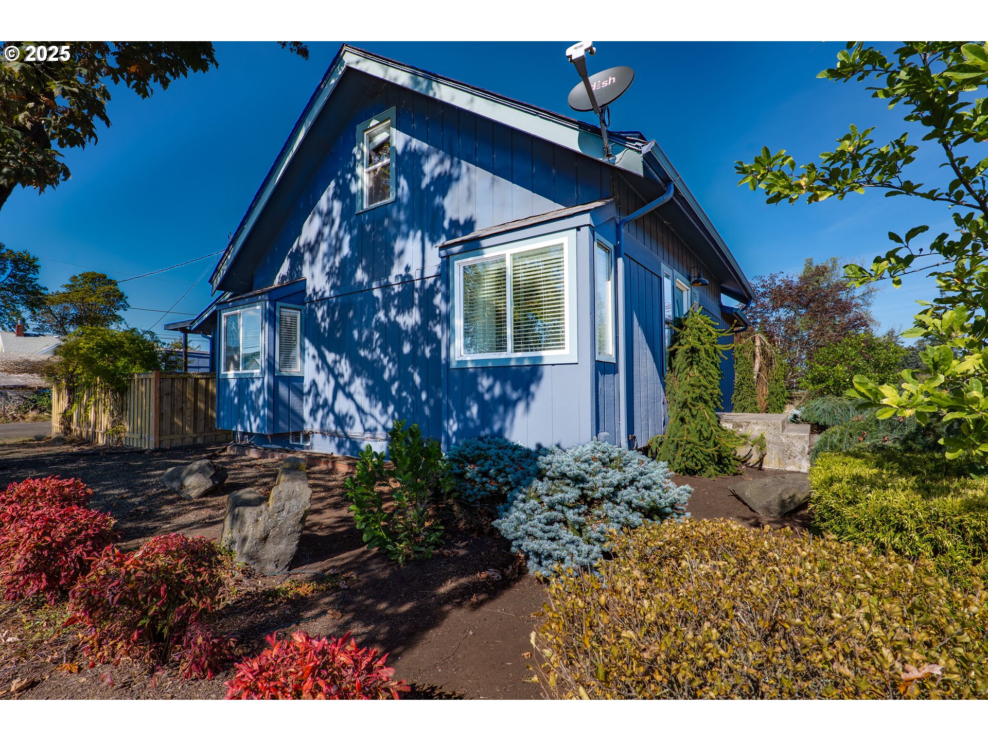 1021 Deal Street Junction City, OR 97448 - Photo 4 of 43 a view of a house with a yard