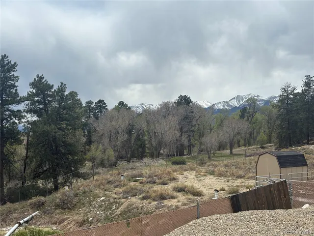 a view of the terrace of of house