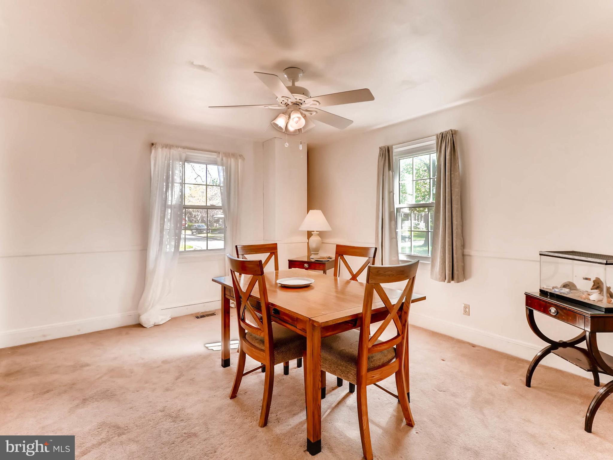 3116 Dunglow Road Baltimore, MD 21222 - Photo 7 of 29 Dining Room w/ bright light