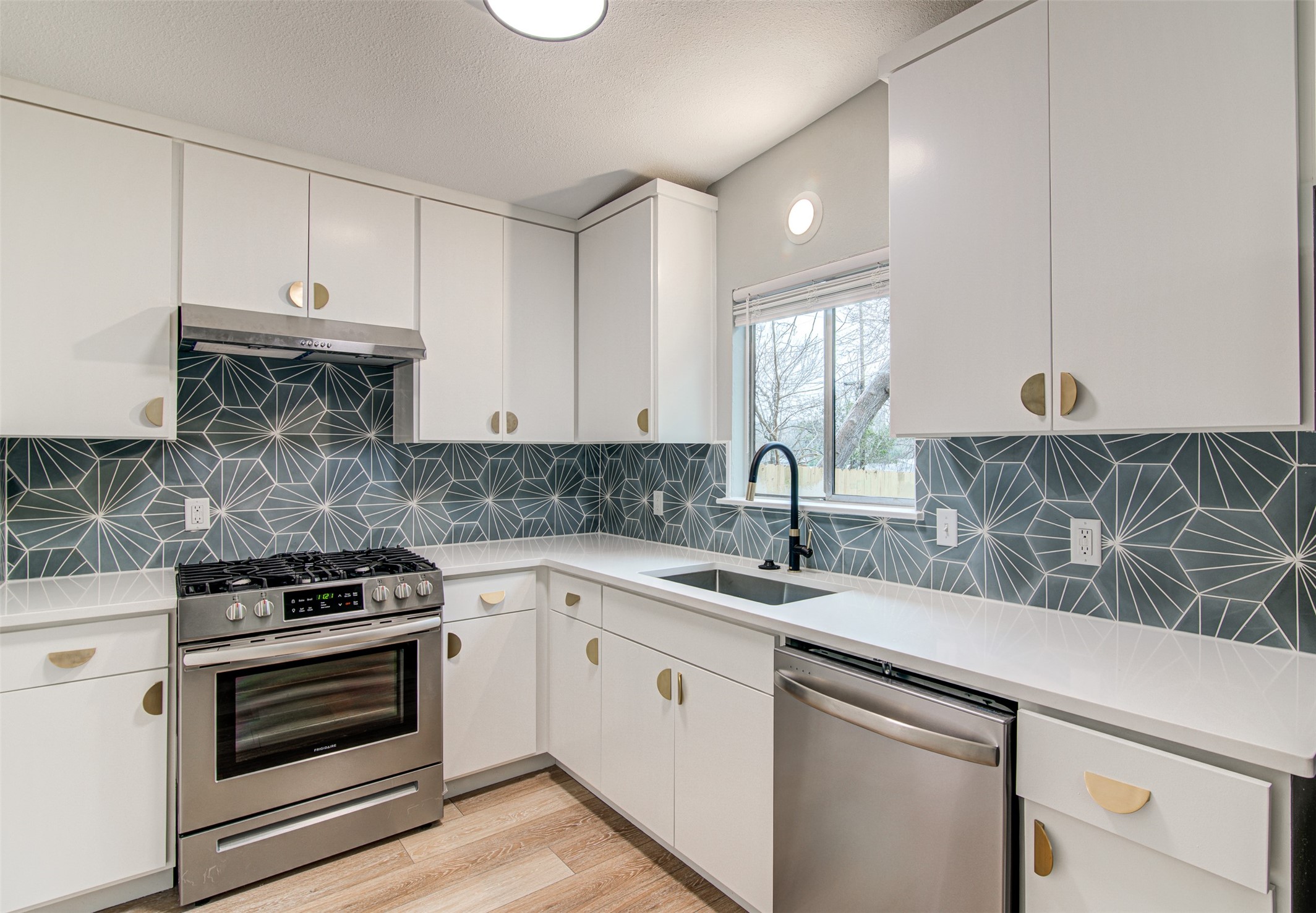 4707 Manchaca Road Austin, TX 78745 - Photo 11 of 23