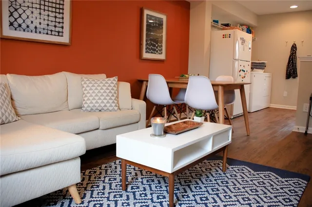 $1,190 | 1980 West Main Street, Unit 70, Central, SC 29630