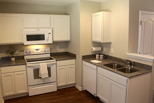 $1,190 | 1980 West Main Street, Unit 70, Central, SC 29630