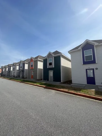 $1,298 | 1980 West Main Street, Unit 70, Central, SC 29630