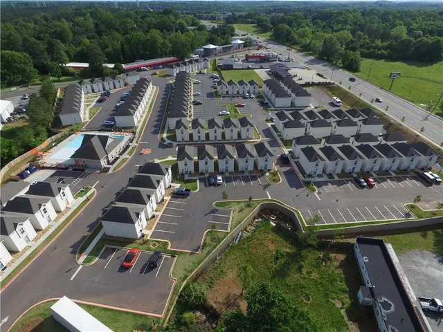 $1,390 | 1980 West Main Street, Unit 70, Central, SC 29630