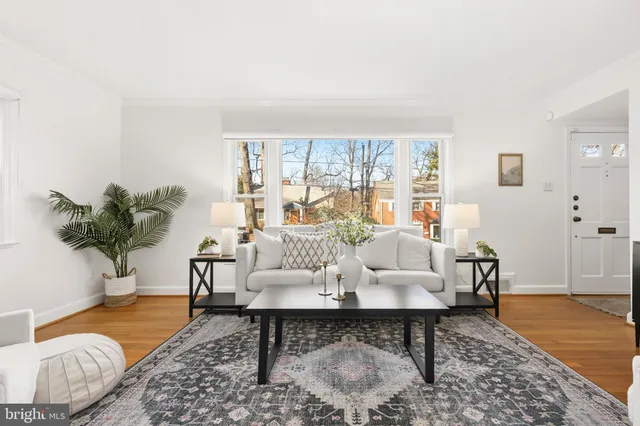 $599,900 | 117 Lynnmoor Drive, Silver Spring, MD 20901