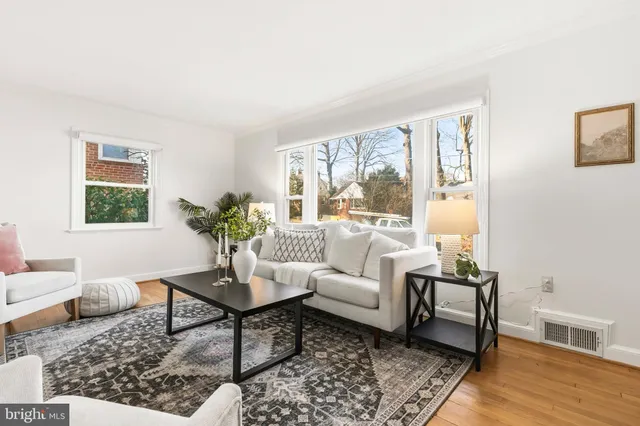 $599,900 | 117 Lynnmoor Drive, Silver Spring, MD 20901