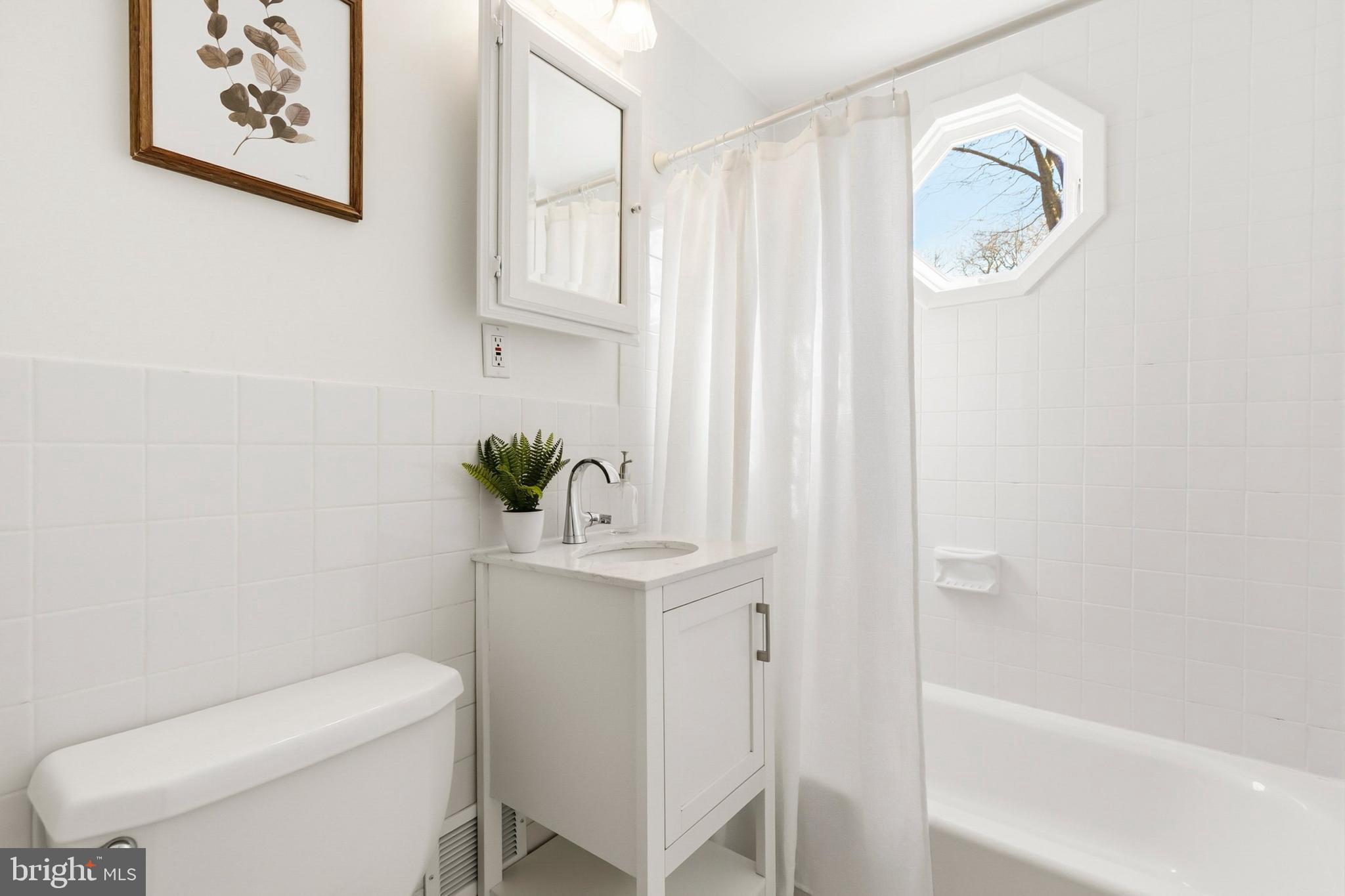 117 Lynnmoor Drive Silver Spring, MD 20901 - Photo 9 of 35