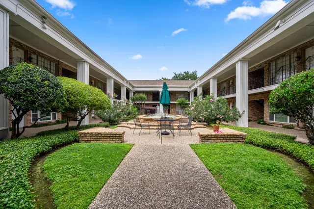 $1,700 | 5343 Richmond Avenue, Unit 12, Houston, TX 77056