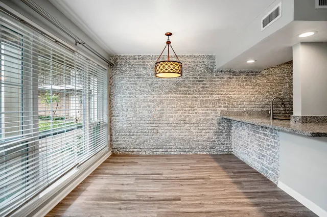 $1,700 | 5343 Richmond Avenue, Unit 12, Houston, TX 77056