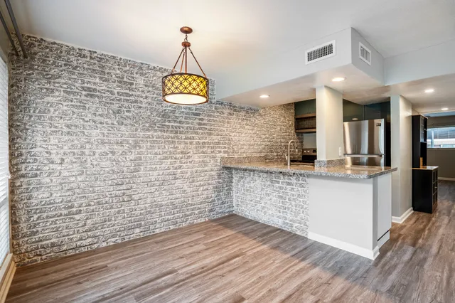 $1,700 | 5343 Richmond Avenue, Unit 12, Houston, TX 77056