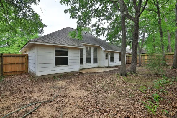 $2,150 | 909 Katie Lane, Conroe, TX 77304