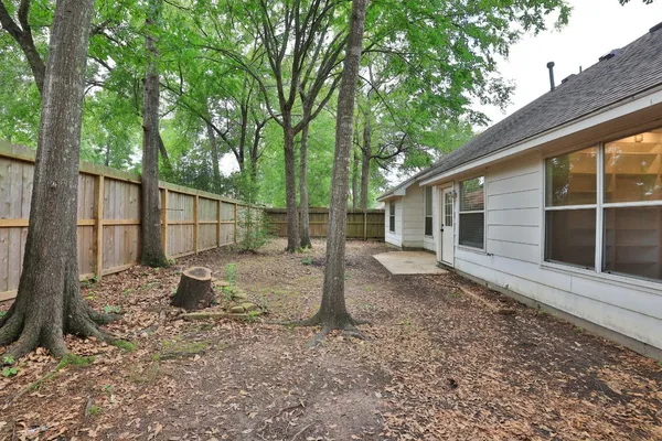 $2,150 | 909 Katie Lane, Conroe, TX 77304