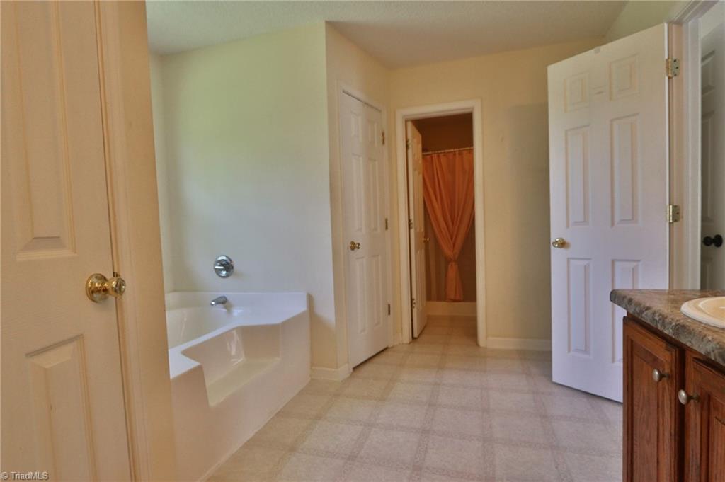 4937 Cartner Road Jonesville, NC 28642 - Photo 24 of 45 Gallery Image 24