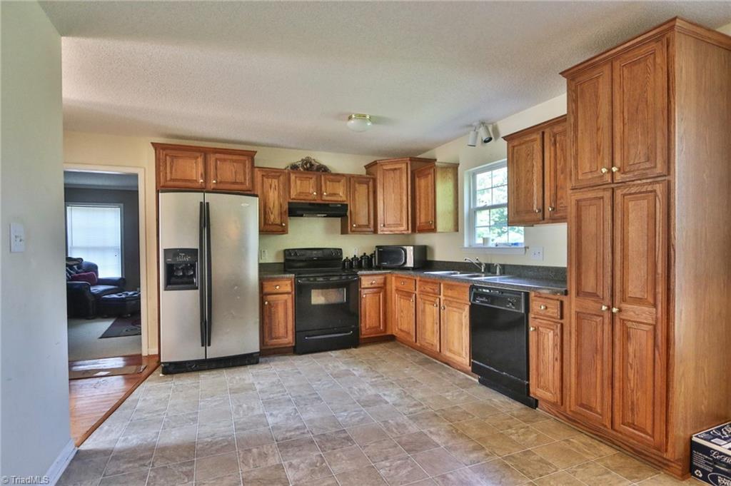 4937 Cartner Road Jonesville, NC 28642 - Photo 36 of 45 Gallery Image 36