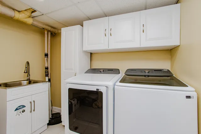 $415,000 | 211 West Hanover Place, Mount Prospect, IL 60056