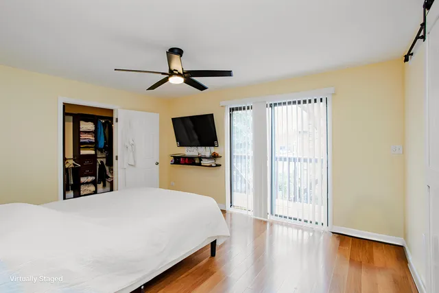 $415,000 | 211 West Hanover Place, Mount Prospect, IL 60056