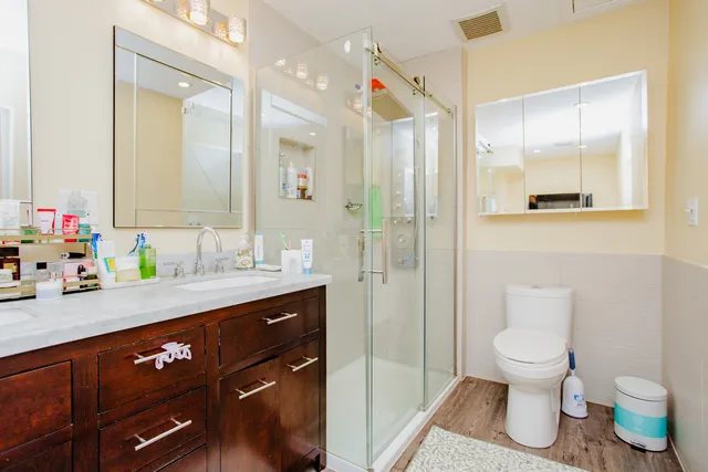 $415,000 | 211 West Hanover Place, Mount Prospect, IL 60056