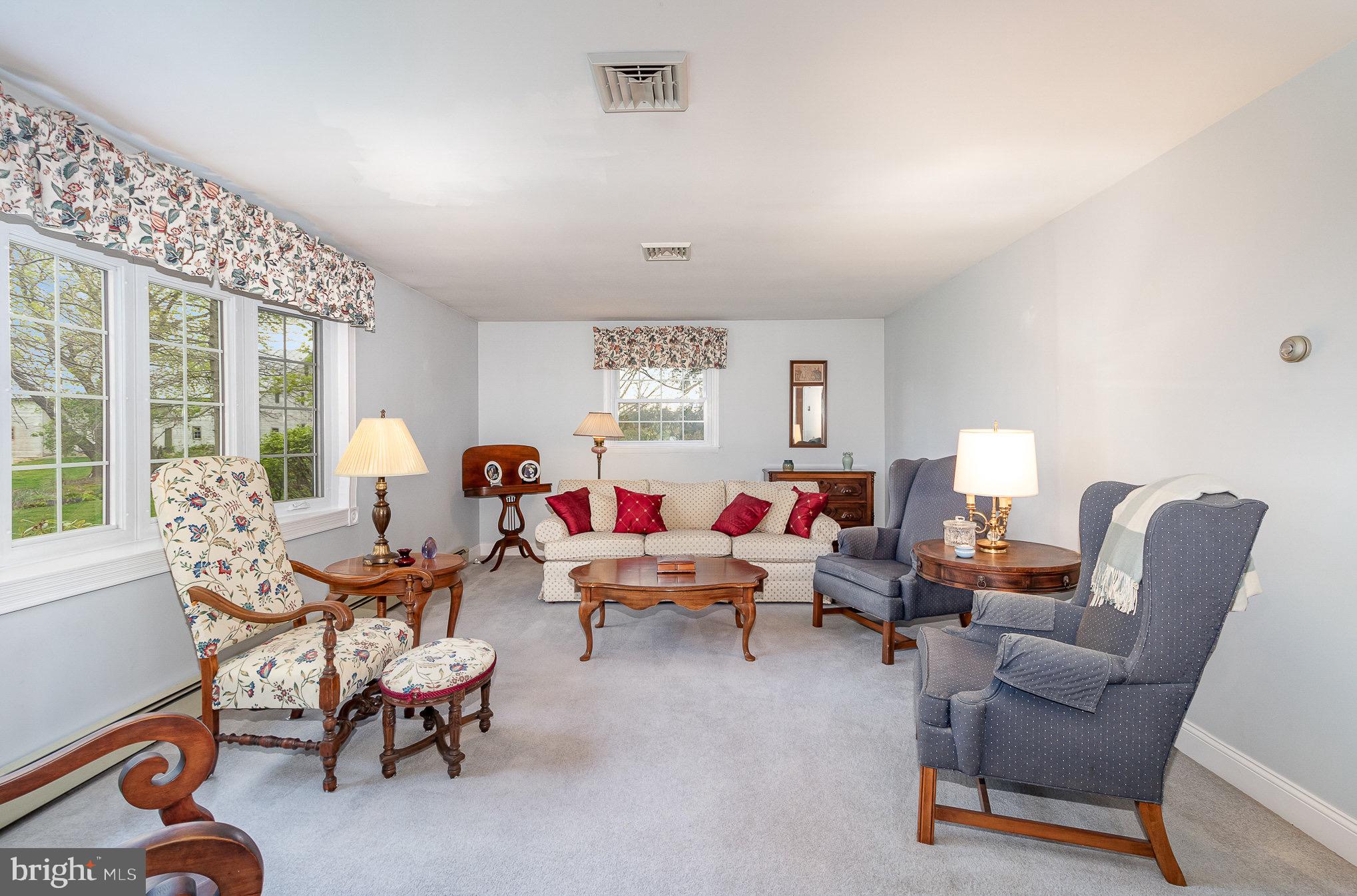 156 West Yellowbreeches Road Carlisle, PA 17015 - Photo 5 of 42 Gallery Image 5