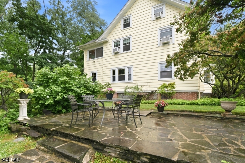 35 Glenside Road South Orange, NJ 07079 - Photo 3 of 48